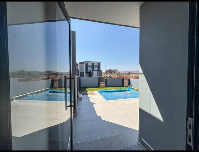 4 BEDROOM HOUSE FOR SALE IN FOUNTAINBROOK ESTATE